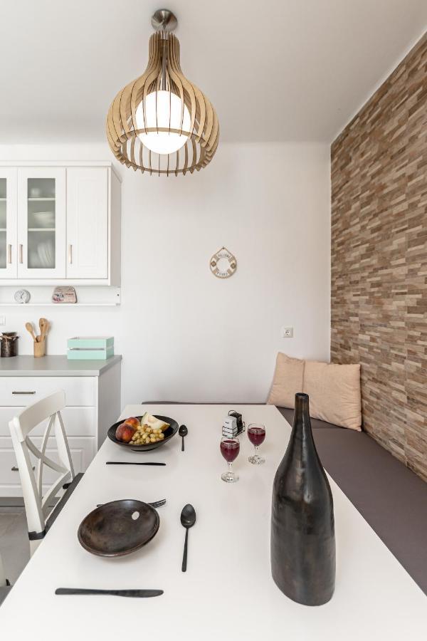 Dionysus House And Ariadne Apartment สเตลิดา ภายนอก รูปภาพ