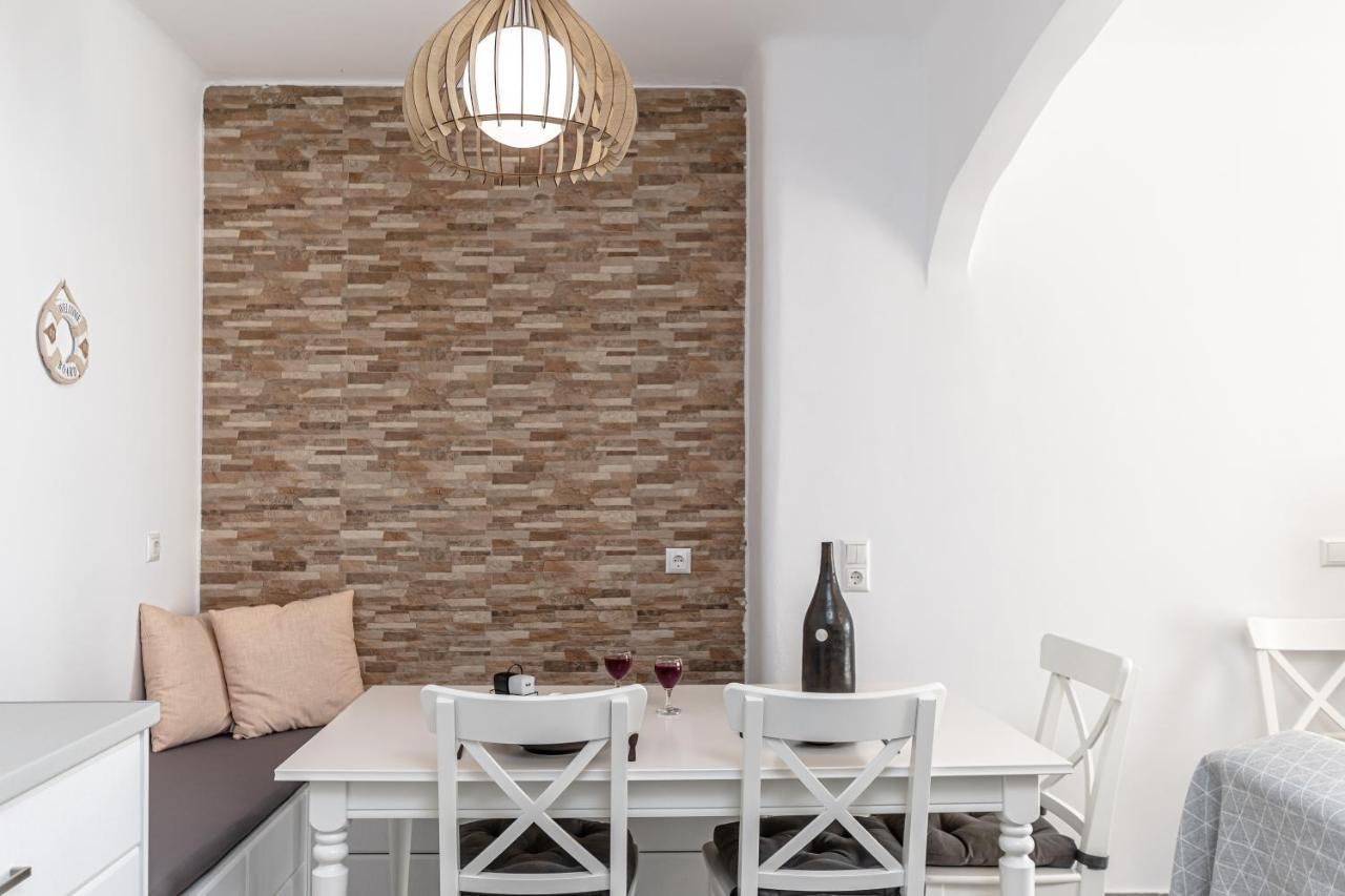 Dionysus House And Ariadne Apartment สเตลิดา ภายนอก รูปภาพ