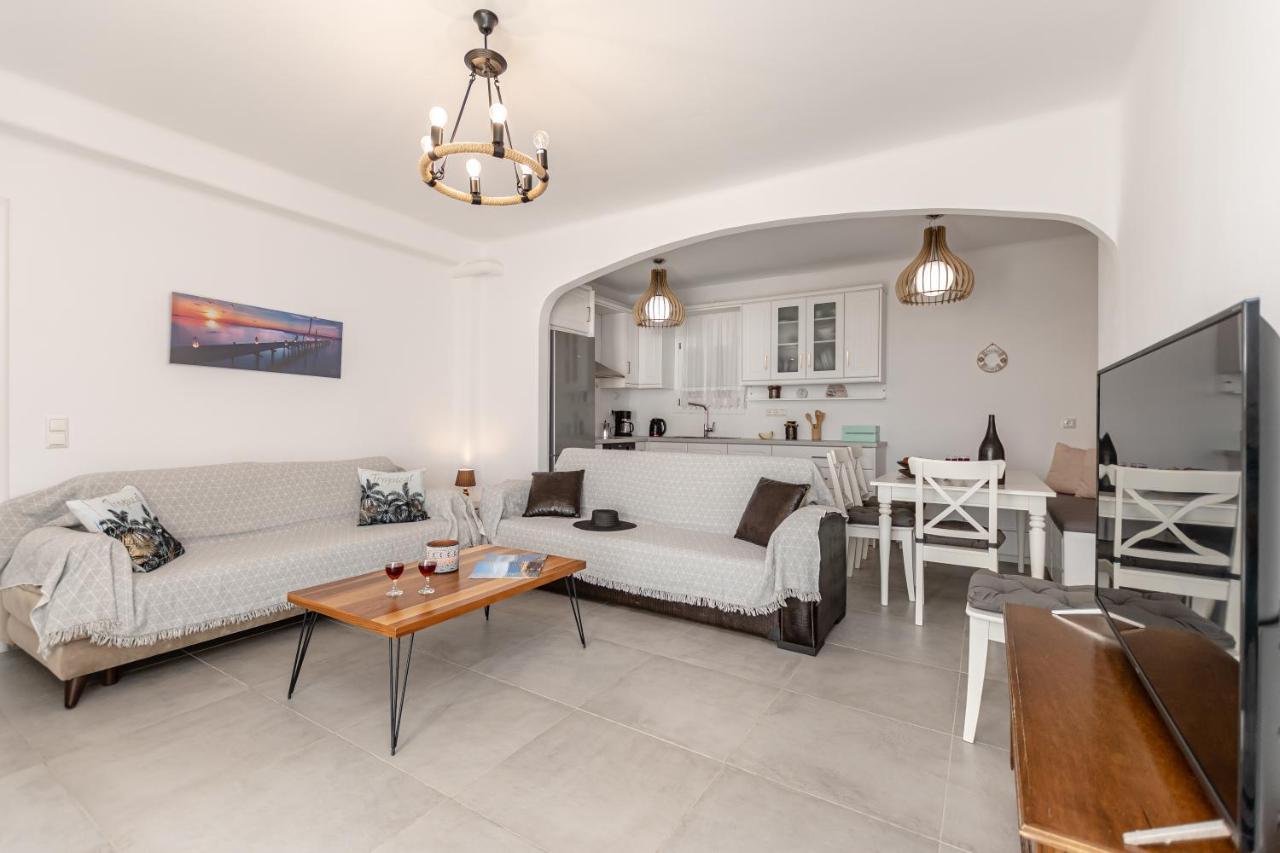 Dionysus House And Ariadne Apartment สเตลิดา ภายนอก รูปภาพ
