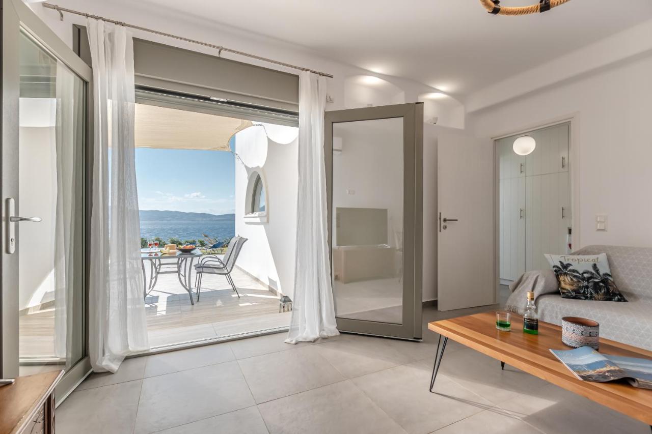 Dionysus House And Ariadne Apartment สเตลิดา ภายนอก รูปภาพ