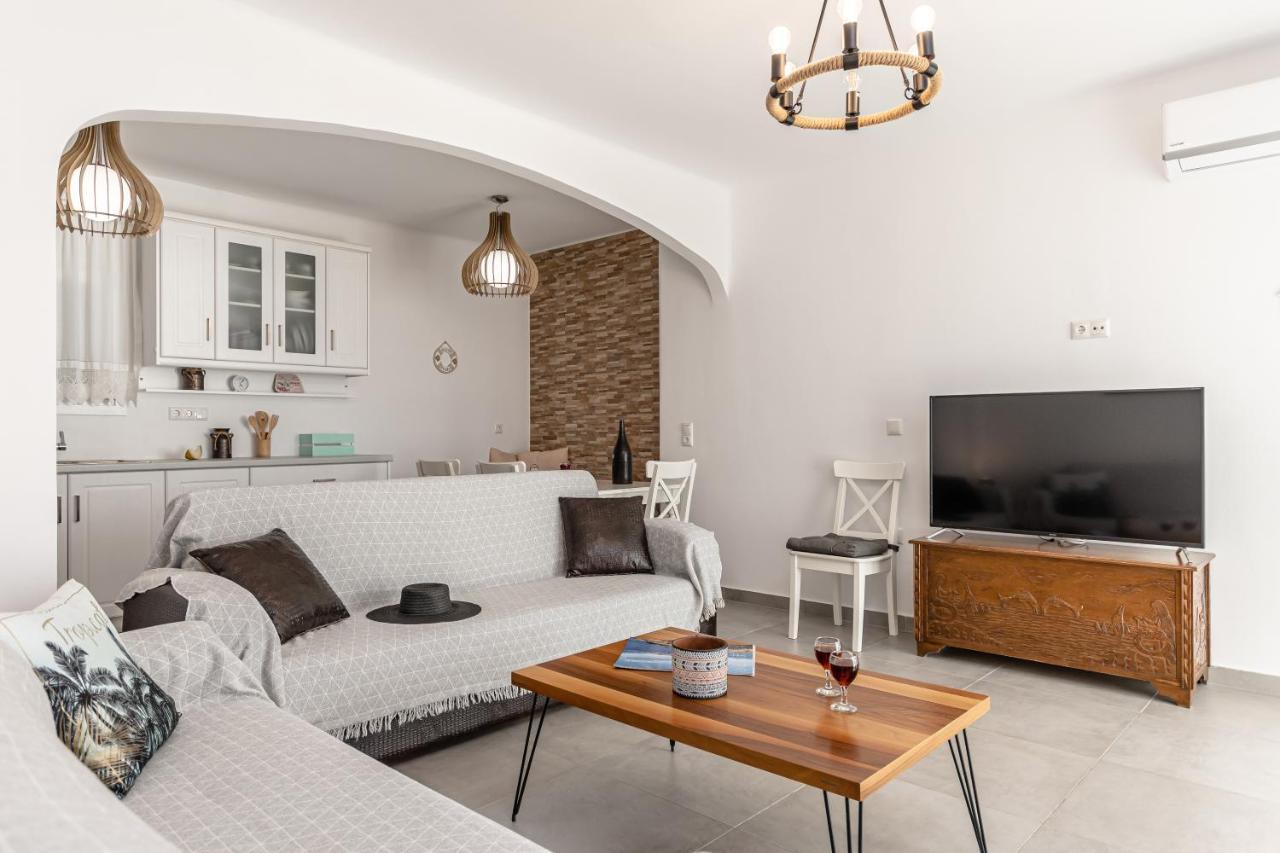 Dionysus House And Ariadne Apartment สเตลิดา ภายนอก รูปภาพ