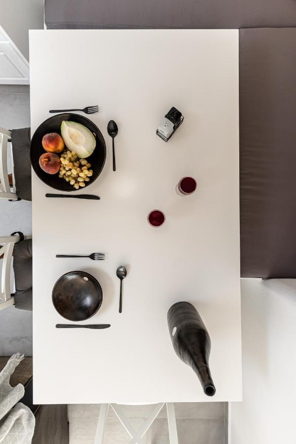Dionysus House And Ariadne Apartment สเตลิดา ภายนอก รูปภาพ